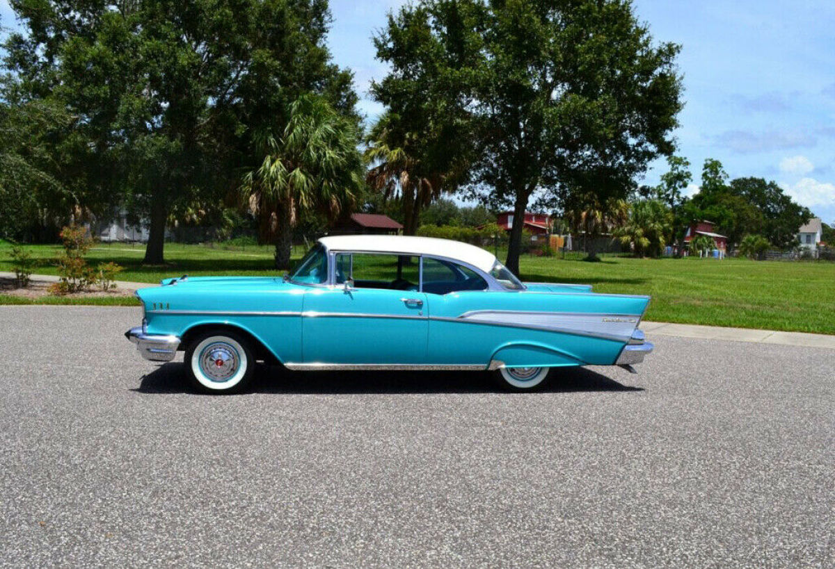 1957 Chevrolet Bel Air/150/210 Two tone Indian Ivory & Tropical Turquoise - photo 3