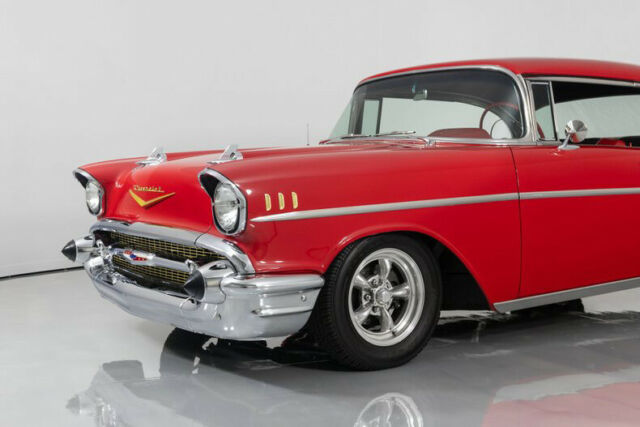 1957 Chevrolet Bel Air/150/210 4-Speed Air Conditioning - photo 4
