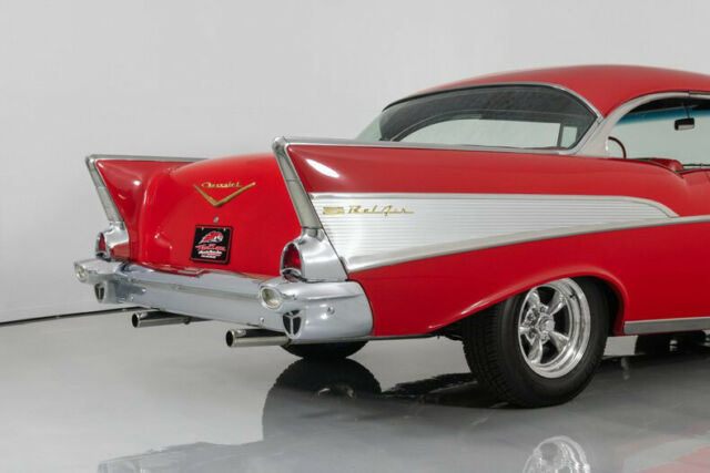 1957 Chevrolet Bel Air/150/210 4-Speed Air Conditioning - photo 9