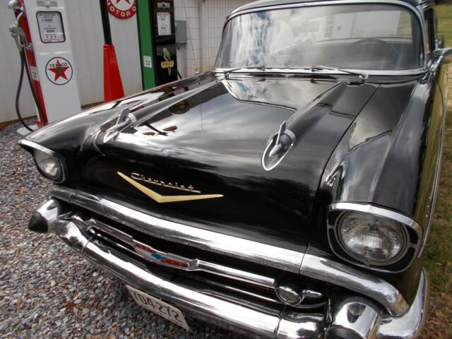 1957 Chevrolet Bel Air/150/210 - photo 2