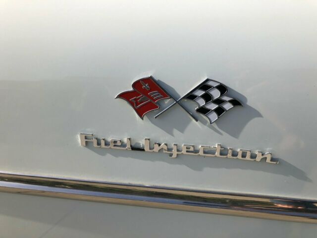 1957 Chevrolet Bel Air/150/210 Gold Trim - photo 5