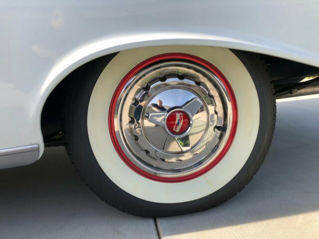 1957 Chevrolet Bel Air/150/210 Gold Trim - photo 9