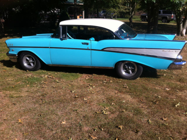 1957 Chevrolet Belair Sport Coupe Mild Restomod A/C 4 SPD Strong 350 Show Qual. 1957 Chevrolet Bel Air/150/210 Belair Sport Coupe