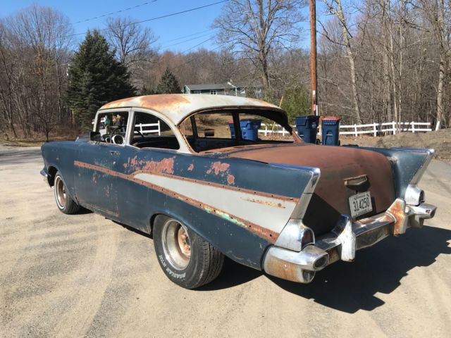 1957 Chevrolet Bel Air/150/210 Belair 2 DOOR POST v8 RUNS GOOD STICK SHIFT - photo 3