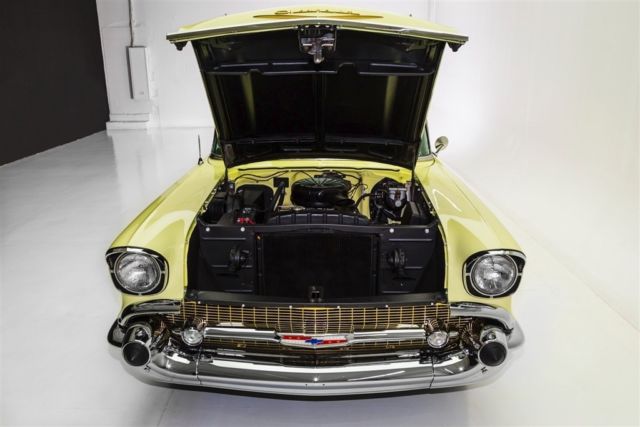 1957 Chevrolet Nomad Rare Black & Cream (WINTER CLEARANCE SALE $64,900) - photo 7