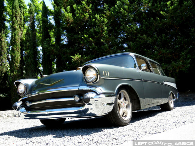 1957 Chevrolet Nomad Restomod, Fuel Injected 350ci, 700R4 - California Car 1957 Chevrolet Nomad