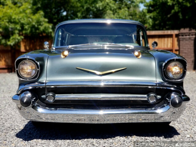1957 Chevrolet Nomad - photo 2