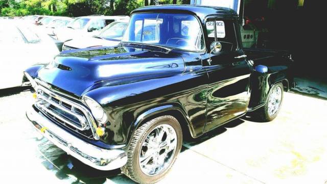 1957 Chevrolet pickup truck V-8 automatic transmission 1957 Chevrolet Other Pickups 1/2 ton short bed
