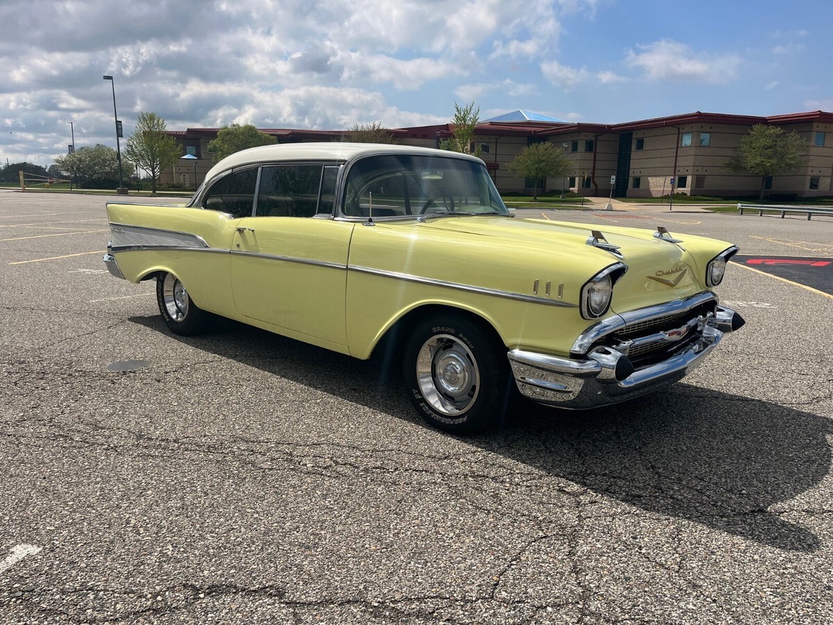 1957 Chevrolet Bel Air/150/210 HARDTOP - photo 2