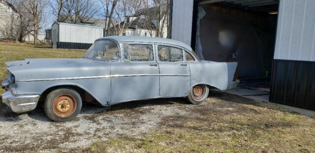 1957 Chevy 4 door runs has all the chrome need inside the car redone good floors 1957 Chevrolet Bel Air/150/210