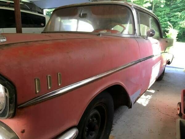 1957 CHEVY 4dr HARDTOP V8 BELAIR ORIGINAL BARN FIND 1957 Chevrolet Bel Air/150/210