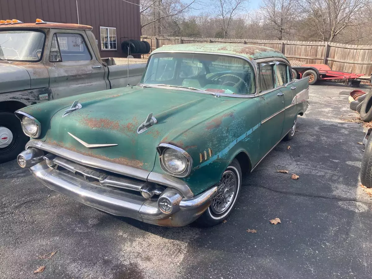 1957 CHEVY BEL AIR 4 DR CUSTOM CLASSIC HOT ROD STREET ROD BARN FIND 1957 Chevrolet Bel Air/150/210