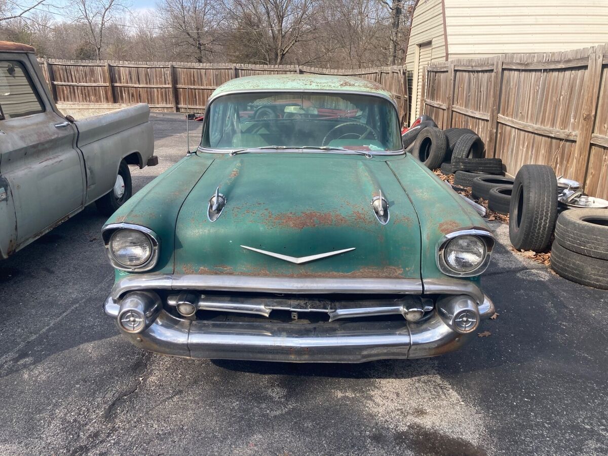 1957 Chevrolet Bel Air/150/210 - photo 2