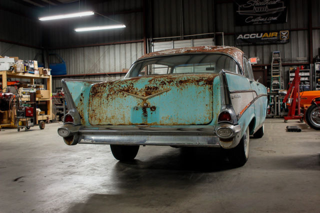 1957 Chevrolet Bel Air/150/210 bel air 4 door hardtop - photo 2