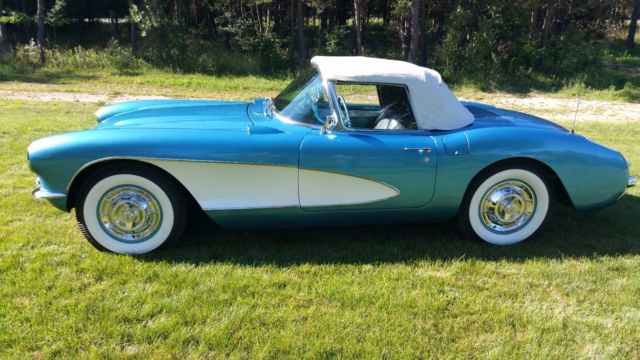 1957 Chevy Corvette Convertible 283 / 283HP 4 speed manual Blue White soft top 1957 Chevrolet Corvette