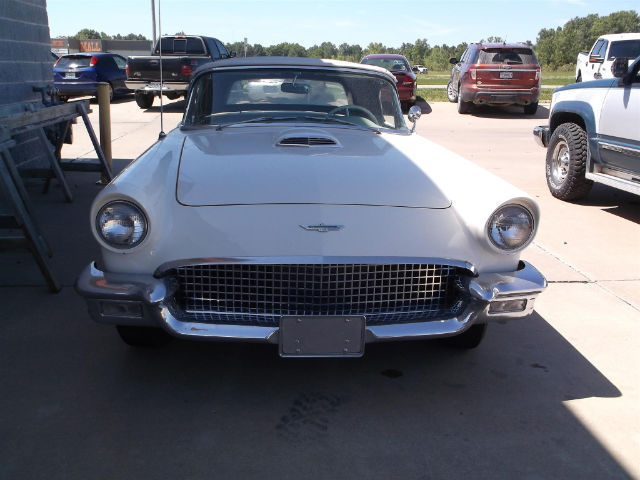 1957 Ford Thunderbird - photo 2