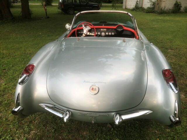1957 Chevrolet Corvette WAS A FULIE ROADSTER - photo 4