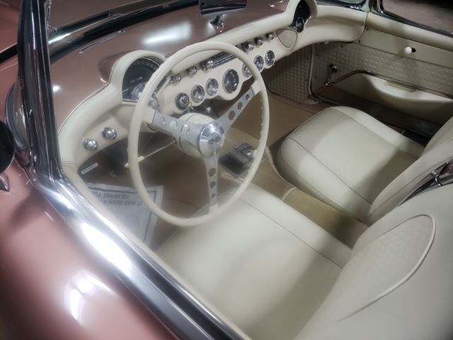 1957 Chevrolet Corvette CONVERTIBLE - 283 V8 - DUAL QUADS - 3 SPEED! - photo 2