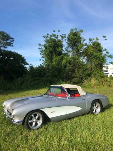 1957 Chevrolet Corvette Convertible - photo 4