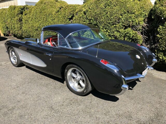 1957 Chevrolet Corvette - photo 11