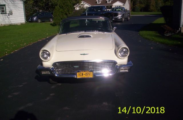 1957 Ford Thunderbird - photo 2