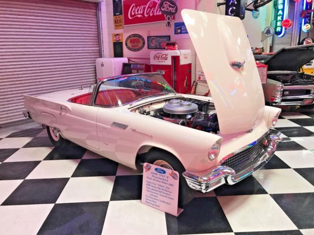 1957 Ford Thunderbird - photo 3