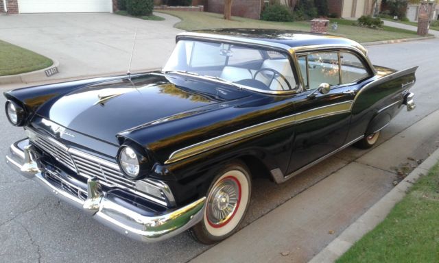 1957 Ford Fairlane Hardtop - photo 2