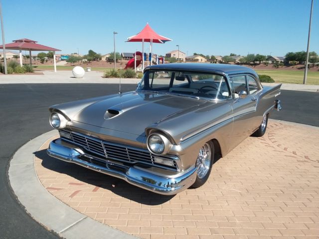 1957 Ford Fairlane Lots of stainless - photo 8