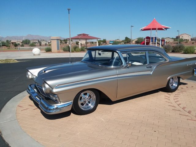 1957 Ford Fairlane Lots of stainless - photo 9