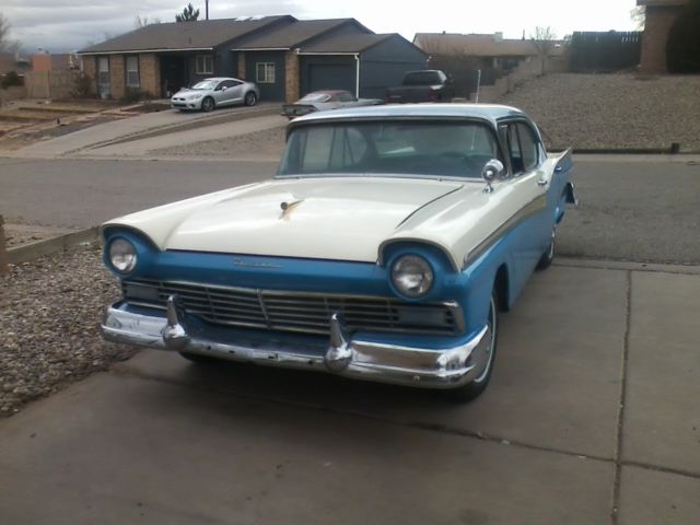 1957 Ford Fairlane - photo 2