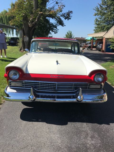 1957 Ford Fairlane 500 - photo 2