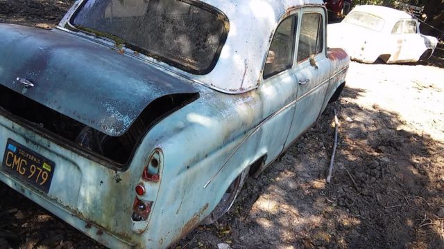1957 Ford Anglia - photo 4
