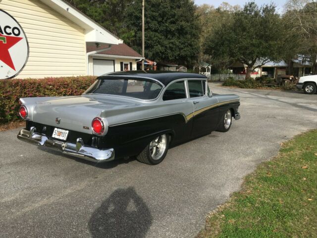 1957 Ford 300 - photo 2