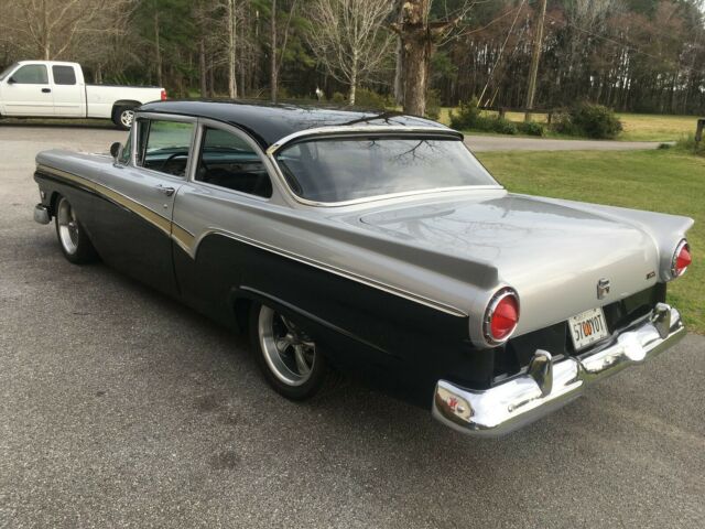 1957 Ford 300 - photo 3