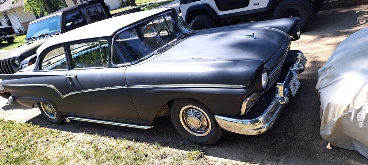 1957 Ford Custom 300 Sedan Black RWD Manual base 1957 Ford Custom 300 base