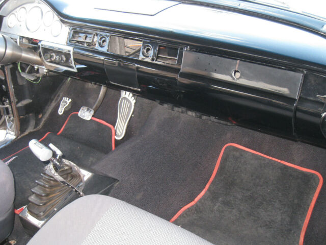1957 Ford Fairlane Custom Tudoor - photo 12