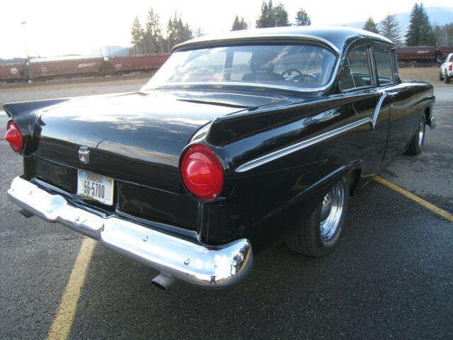 1957 Ford Fairlane Custom Tudoor - photo 4