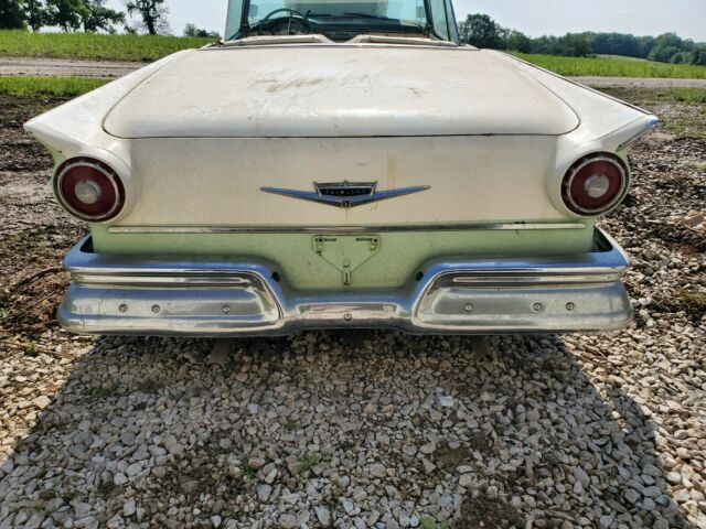 1957 Ford Fairlane - photo 4