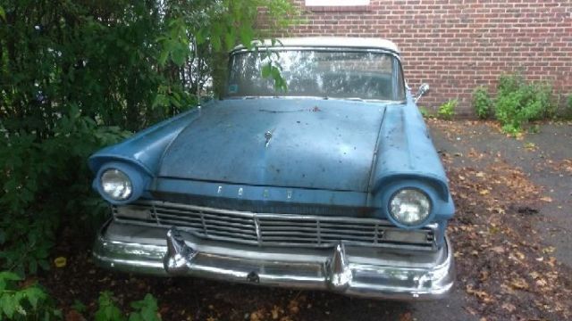 1957 Ford Fairlane - photo 3