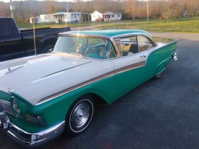 1957 Ford Fairlane