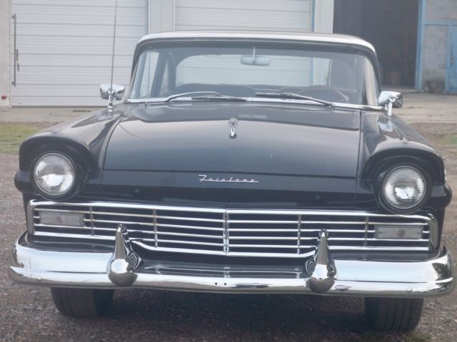 1957 Ford Fairlane - photo 2