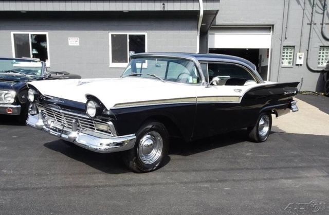 1957 Ford Fairlane Hardtop 500 - photo 2
