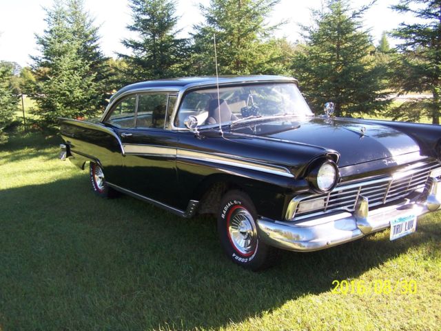 1957 Ford Fairlane deluxe - photo 2