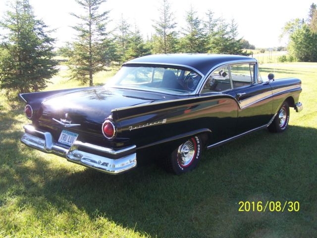 1957 Ford Fairlane deluxe - photo 3