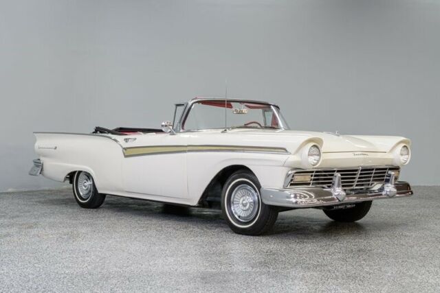 1957 Ford Fairlane -- - photo 12