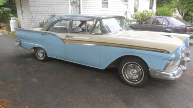 1957 Ford Fairlane - photo 2