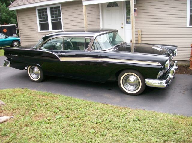 1957 Ford Fairlane - photo 2