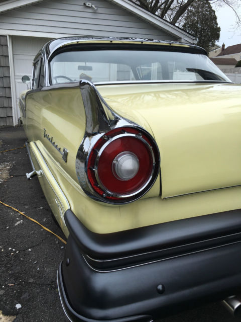 1957 Ford Fairlane 500 - photo 2