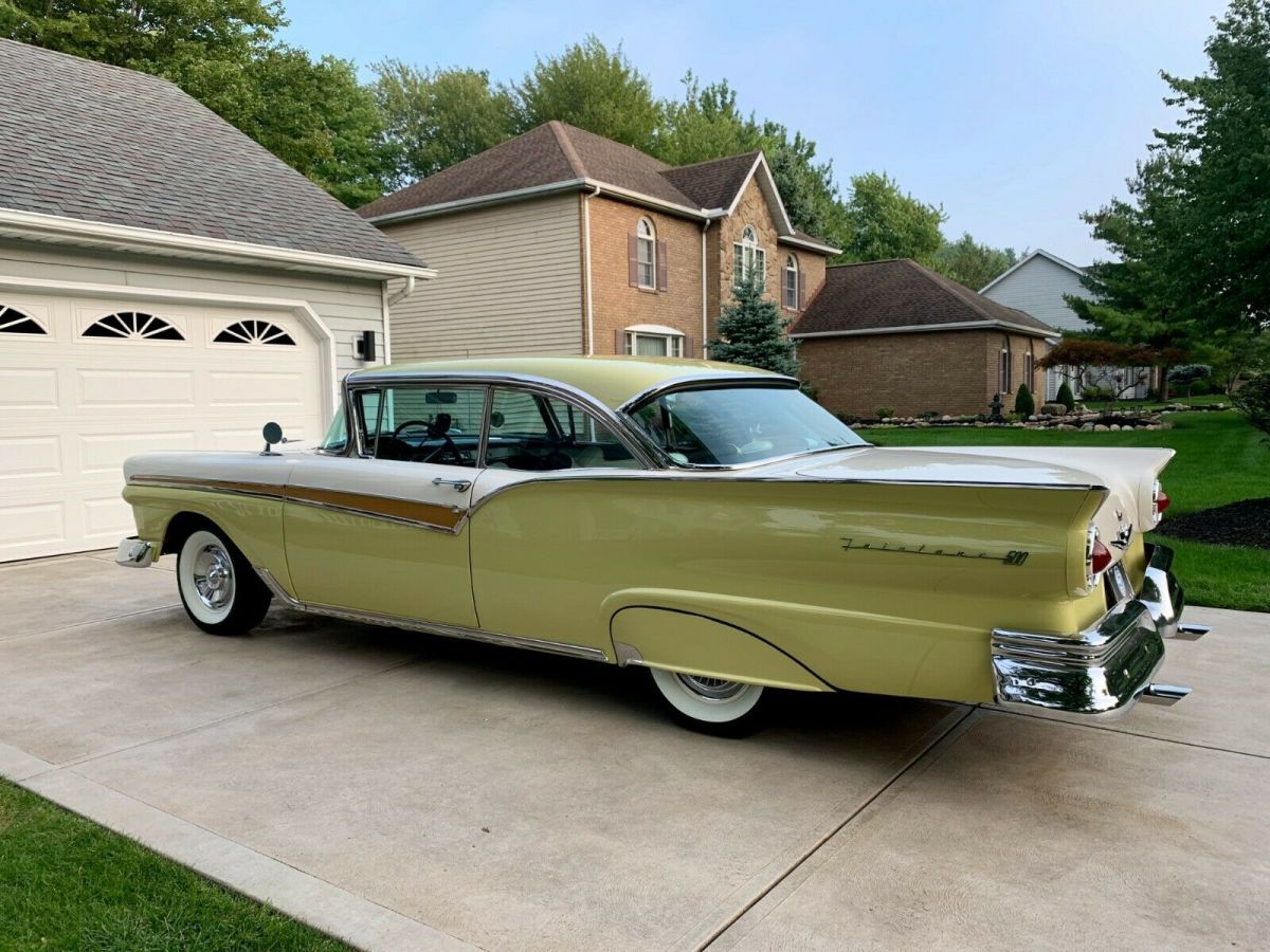 1957 Ford Fairlane 500 - photo 3