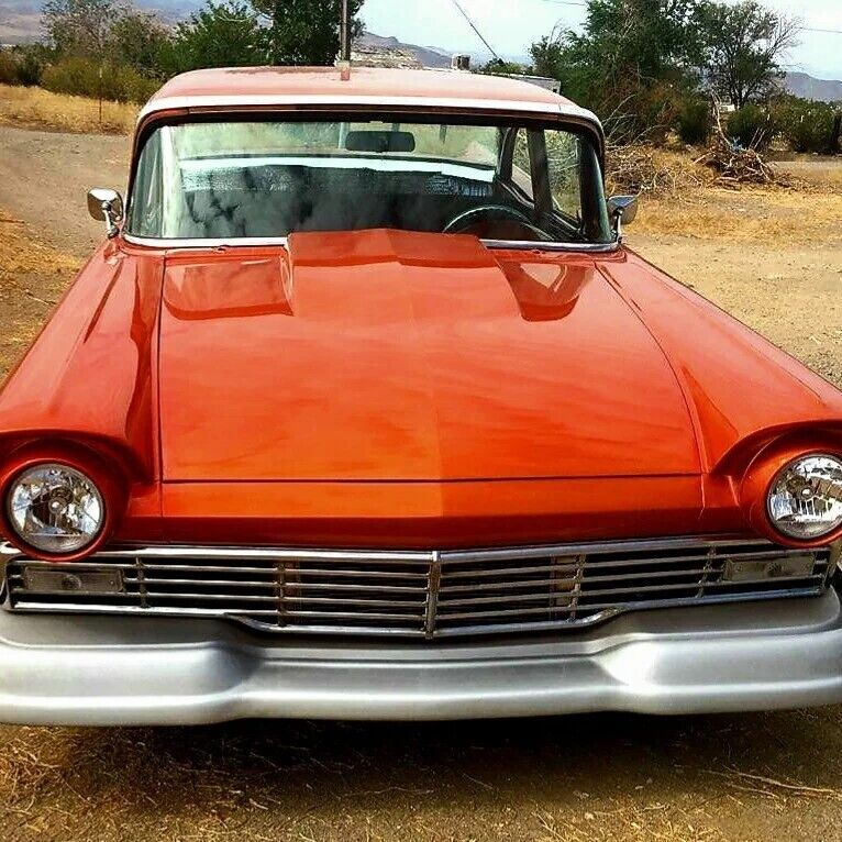 1957 Ford Fairlane - photo 2